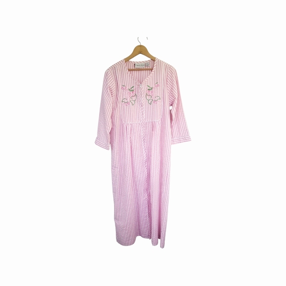 Country Store Pink & White Candy Striped Floral Embroidered House Dress Robe M - Picture 6 of 6